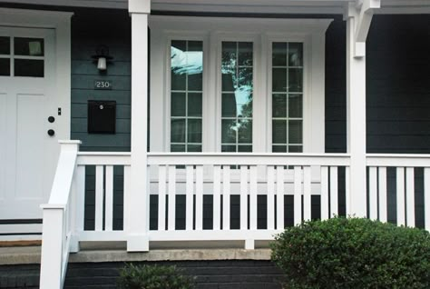 inspiration Craftsman Porch Railing, Farmhouse Front Porch Decorating, Porch Railing Designs, Craftsman Porch, Veranda Design, Front Porch Railings, Railing Designs, Porch Kits, Farmhouse Porch Decor