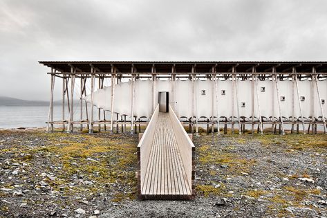 Steilneset Memorial by Peter Zumthor + Louise Bourgeois Steilneset Memorial, Zumthor Architecture, Peter Zumthor Architecture, Monumental Architecture, Peter Zumthor, Pritzker Prize, Eco Architecture, Textile Museum, Glass Structure