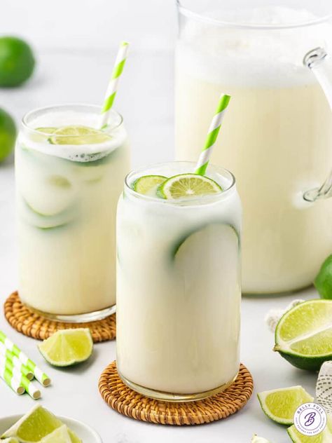 Brazilian Lemonade, Limeade Recipe, Frosted Lemonade, Lime Drinks, Lemonade Cocktail, Dessert Dips, Lemonade Recipes, Lime Zest, Sweetened Condensed Milk