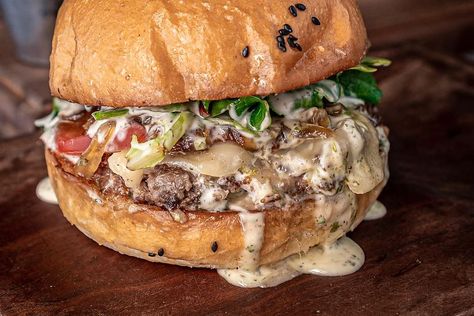 Chop Cheese Burger, Blue Cheese Smash Burger, Blue Cheese Mushroom Burger, Burger Blue Cheese, Blue Cheese Sandwich Recipes, Cheese Sauce For Burgers, Bacon Blue Cheese Burger, Blue Cheese Sauce For Burgers, Blue Cheese Burger Recipes