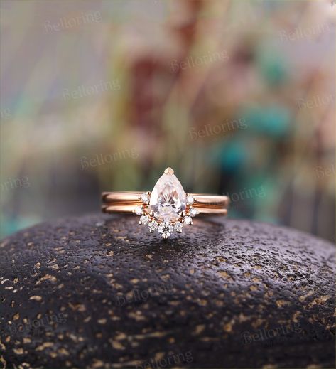 Pear Engagement Ring Gold Wedding Set, Curved Wedding Band With Pear Engagement Ring, Pear Shaped Engagement Ring With Wedding Band, Pear Shaped Bridal Sets, Wedding Band For Pear Ring, Pear Bridal Set, Pear Shape Ring With Band Wedding Set, Vintage Pear Shaped Engagement Rings, Pear Shaped Ring With Wedding Band