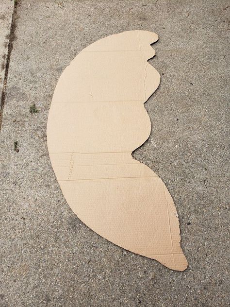 I've been seeing lifesize wings (usually angel wings) painted onto buildings and love the look but I don't have a large wall to paint one.  I do have a large fairy garden which would be perfect....so fairy wings it is and this is how we did it!    Using a large piece of cardboard I sketched and cut out a wing shape.    Then hubby used it as a pattern for two fairy wings that were cut out of treated plywood.    We both sanded the plywood smooth paying special attention to the edges.… Large Fairy Garden, Water Blob, Wood Fairy, Angel Wings Painting, Concrete Bird Bath, Shiplap Wall Diy, Stepping Stones Diy, Garden Globes, Diy Entryway