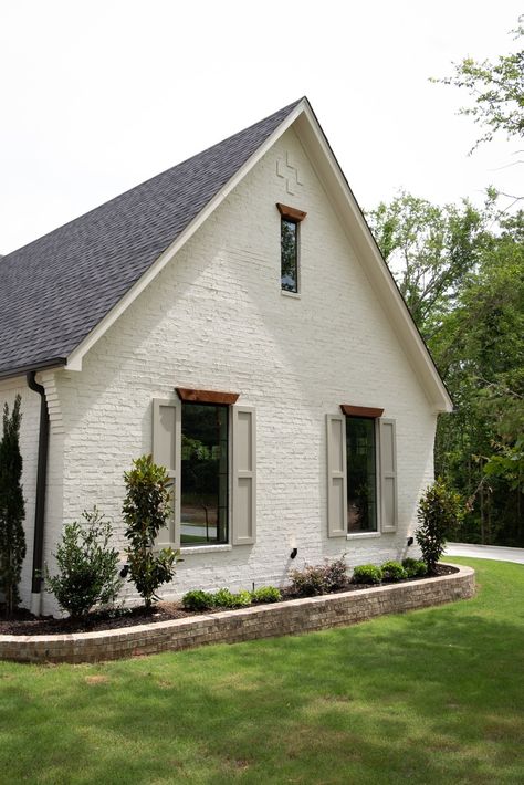 White Brick House Exterior, Decorating For Spring, Brick Ranch Houses, White Exterior Houses, Ranch House Exterior, Painted Brick House, Brick Exterior House, Modern Farmhouse Exterior, Plastic Eggs