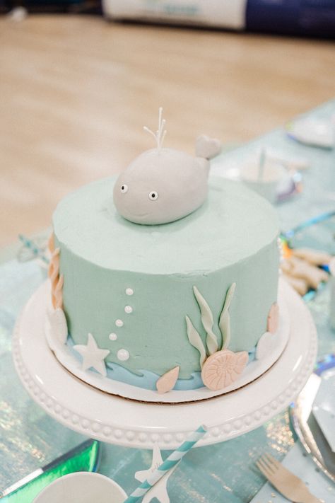 Baby Beluca — Kelsi Kendel Underwater Birthday Cake, Whale Birthday Cake, Whale Cakes, Underwater Birthday, Whale Birthday, Ocean Birthday Party, Nautical Cake, Pastel Baby Shower, Another Year Older