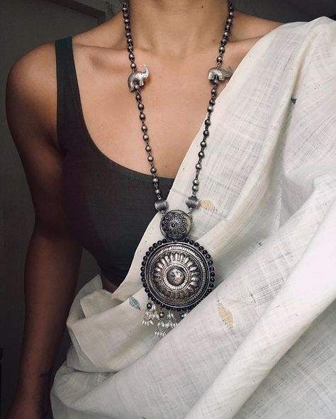 Margazhi X PraDe | June #oneofakind statement jewellery will be launched on website coming week #intricatebutsimple 🌼 . . . . Sari :… Oxidized Silver Necklace, Saree Blouse Styles, Indian Sari Dress, Oxidised Silver Jewelry, Saree Jewellery, Best Online Stores, Plain Saree, Indian Saree Blouses Designs, Silver Jewellery Indian