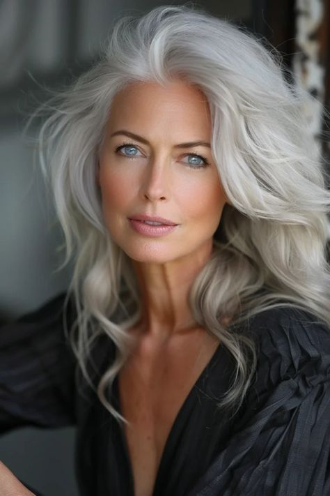 Women In Their 50s Aging Gracefully, Long Silver Hair, Hair Color Guide, Women Haircuts Long, Silver Haired Beauties, Grey Hair Inspiration, Beautiful Gray Hair, Cool Short Hairstyles, Silver Hair Color