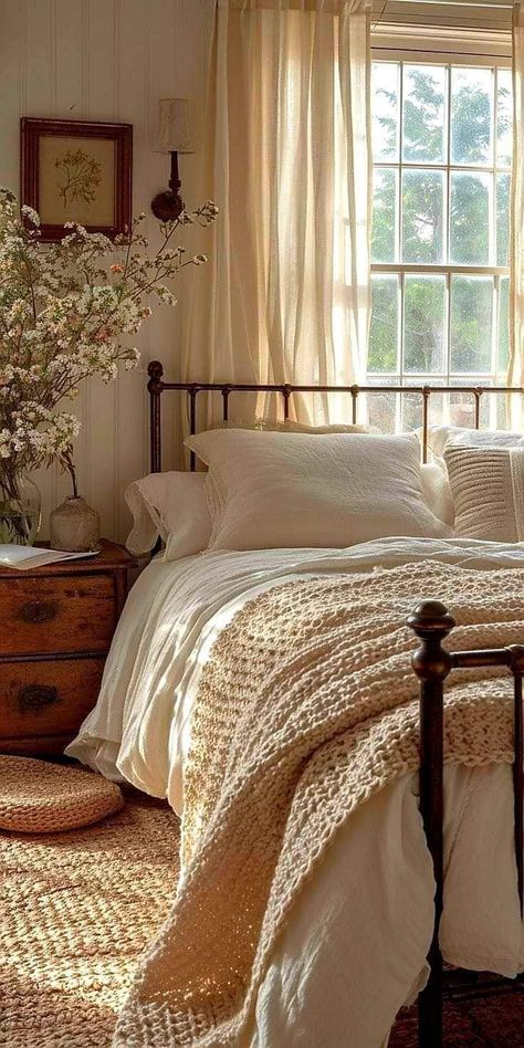 Minimal Vintage Bedroom, Old Country Bedroom, European Cottage Bedroom, English Farmhouse Bedroom, Neutral Cottage, Cottage Bedroom, Redecorate Bedroom, Country Bedroom, Dream Room Inspiration