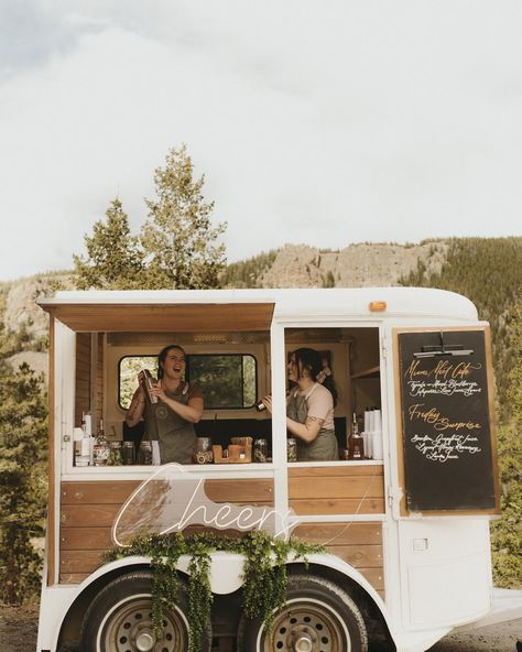 After our @northstargatherings doubleheader last weekend we still can’t get those views and interiors out of our heads! This wedding from last season was so much fun to bartend 🤍 . . . Planning and styling: @wildsocialmicroweddings Bar: @wanderingwagonbars Baker: @flickofthewhiskcakes Floral: @emmaleafloral Photography: @samantha.rusher.photo Venue: @northstargatherings DJ: @aislefinesse String Quartet: @innocentistrings Catering: @gbculinary Hair and makeup: @tildeathbridalbeauty Photo Booth... Guava Margarita, Horse Trailer Bar, Trailer Bar, Food Truck Design, Horse Trailer, Rustic Barn Wedding, Truck Design, String Quartet, Rustic Chic Wedding