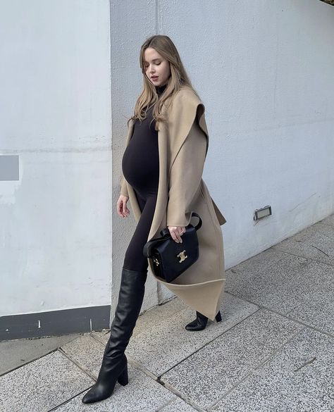 Winter Dressy Outfits, Maternity Dress Outfits, Pregnancy Fashion Winter, Trendy Maternity Outfits, Maternity Photography Poses Pregnancy Pics, Preggo Fashion, Stylish Maternity Outfits, Cute Maternity Outfits, Maternity Photography Poses