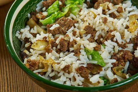 Jailhouse Rice Recipe: This Easy, Budget-friendly Rice & Ground Beef Casserole Recipe Rocks | Casseroles | 30Seconds Food Steakhouse Vegetables, Brunch Vegetables, Jailhouse Rice, Fall Stews, Turkish Eggplant, Brazilian Churrasco, Imam Bayildi, Rice And Meat, 30seconds Food