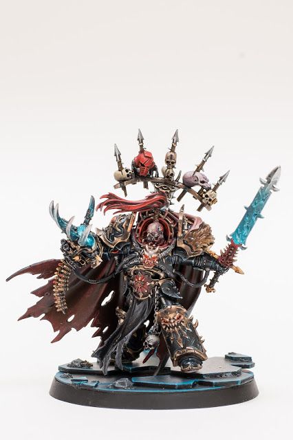 Cake for the Blood God: Abaddon the Despoiler Abaddon Warhammer 40k Art, Abaddon Warhammer 40k, Luna Wolves, Mistakes Were Made, Chaos Legion, 40k Armies, Sons Of Horus, Warhammer Paint, Miniature Ideas