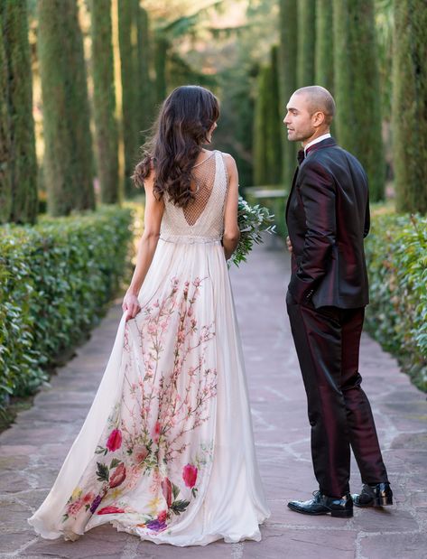 Inmaculada Garcia Dress Sleeveless Wedding Gown, Barcelona Wedding, Spanish Dress, Colored Wedding Dress, Boda Mexicana, Floral Wedding Dress, Green Wedding Shoes, Best Wedding Dresses, Wedding Dresses Romantic