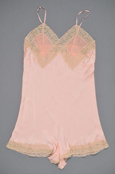 1930 Fashion, Victoria And Albert, Victoria And Albert Museum, Vintage Lingerie, Great Britain, Camisole Top, Vintage Fashion, Lingerie, Silk