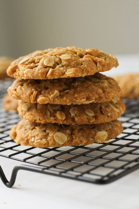 Love your Anzac biscuits chewy?  Me too!  This recipe creates perfectly soft & chewy Anzac biscuits every time with just a few simple ingredients.  Cook in either the oven or the air fryer - instructions are included for both.  The best bikkies for morning tea! Easy Anzac Biscuits, Oat Biscuit Recipe, Healthy Anzac Biscuits, Anzac Cookies, Healthy Biscuits, Ian Ziering, Kuih Lapis, Jason Priestley, Aussie Food