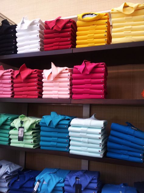 Just look at all that colour! :) Tommy Hilfiger shirts on display in TH store, downtown Sint Maarten. Branding Display, Seniors 2023, T-shirt Display, Best Uniforms, Clothing Store Displays, Retail Store Interior Design, Clothing Store Interior, Tommy Hilfiger Store, Modern Cupboard Design