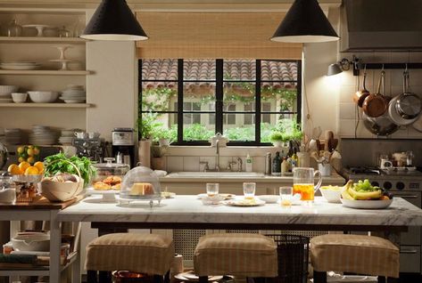 It's Not Complicated—How to Get the Nancy Meyers Kitchen of Your Dreams Movie Kitchens, Its Complicated Movie, Its Complicated House, Nancy Meyers Kitchen, Nancy Meyers Movies, It's Complicated, Nancy Meyers, Kitchen Pictures, Favorite Kitchen