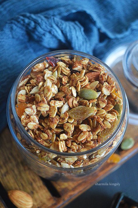 Airfryer Granola Air Fryer Muesli, Air Fryer Granola Bars, Granola In Air Fryer, Air Fryer Granola Recipe, Airfryer Granola, Air Fryer Granola, High Protein Granola, Recipes Airfryer, Easy Air Fryer Recipes