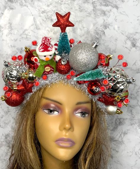 Santa's Hats, Christmas Party With Friends, Christmas Headband Diy, Christmas Crowns, Diy Christmas Hats, Christmas Headdress, Ugly Christmas Sweater Outfit, Christmas Headpiece, Christmas Crown