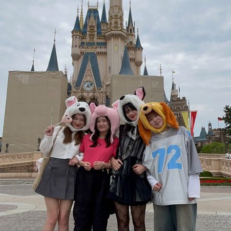 ⋆.ೃ࿔*:･tokyo disneyland with love Disney Sea Outfit, Sea Outfit, Disney Tokyo, Disney Sea, Tokyo Disney Sea, Tokyo Disney, Tokyo Disneyland, Disneyland, With Love