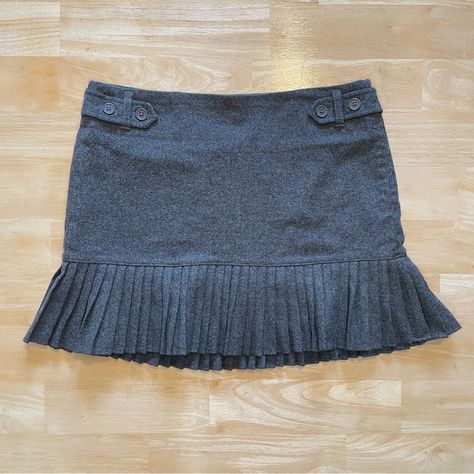 Gap Pleated Virgin Wool Blend Drop Waist Mini Skirt - Gray Nwot. 69% Virgin Wool, 29% Nylon, And 2% Spandex. Button Details On The Sides Of The Waist On The Front. Drop Waist. Fully Lined. Side Zipper With Hook And Eye Closure. From The Fall 2005 Collection. Measurements Are Shown In The Pictures. Not A Posh Member? Enter My Referral Code Pre_adored When You Join And Receive A $10 Credit. Maternity Denim Skirt, Winter Mini Skirts, Santa's List, Button Front Denim Skirt, Black Pleated Mini Skirt, Flared Mini Skirt, Wool Mini Skirt, White Mini Skirt, Fall Fits