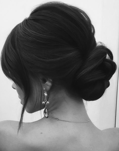 Wedding Hair Updo Dark Hair, Bride Updo Hairstyles Brown Hair, Brunette Wedding Updo Low Buns, Wedding Bun Hairstyles Brunette, Wedding Hair Up Brunette, Veil With French Twist, Bridal Hair Updo Elegant Classy, Bridal Hair Updo Dark Hair, Bridal Hair Buns With Veil