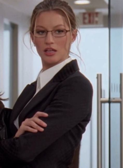 Gisele Devil Wears Prada, Devil Wears Prada Gisele, Giselle Devil Wears Prada, Serena Devil Wears Prada, Gisele Bundchen The Devil Wears Prada, Gisele Bundchen Devil Wears Prada, Devil Wears Prada Aesthetic, Gisele Hair, Devil Wears Prada Outfits