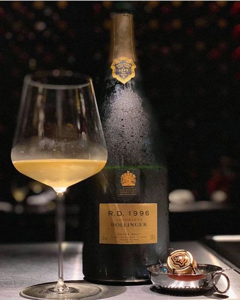 CHAMPAGNE WORLDWIDE© on Instagram: “Bollinger R.D. is released only a few months after it is disgorged. This recent disgorgement guarantees the remarkable freshness of the…” Bollinger Champagne, Pinterest Contest, Cigars And Whiskey, Big Brother, Cigars, White Wine, Whiskey, Alcoholic Drinks, Champagne