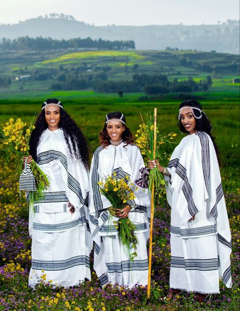 Oromo Cultural Dress, Oromo Dress, Oromo Culture, Egypt Clothing, Oromo People, Ethiopian Culture, Cultural Clothing, Ethiopian Clothing, Ethiopian Women