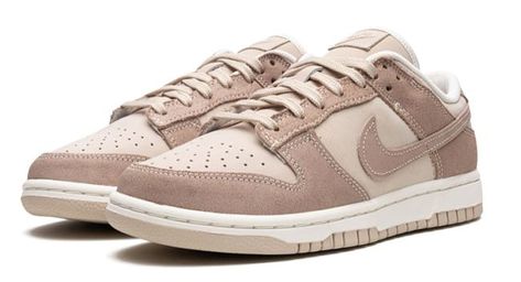 Womens Dunk Low, Nike Low Dunk, Nike Dunks Low, Dunks Outfit, Pretty Sneakers, Streetwear Accessories, Shoes Sneakers Nike, Street Fashion Men Streetwear, Stadium Goods