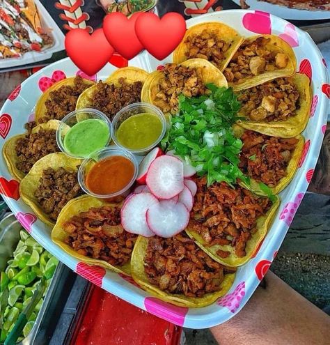 Taco Heart Platter, Taco Heart, Heart Tacos, Picnic Date Food, Fire Food, Date Recipes, Tacos And Burritos, Junk Food Snacks, Fast Dinners