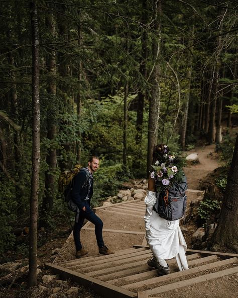 Nothing better than hiking to an amazing viewpoint on your elopement day ✨ Pros of hiking on your elopement day: -Privacy! The further you hike, the less people there will be! Imagine saying your vows with no one else around for miles! -Views!!! Some of my favorite views in Washington you have to hike to- alpine lakes, waterfalls, mountains and more! 🏔️ -Adventure! Hiking on your elopement day is just fun! You’ll always remember how crazy it was hiking up a mountain before sunrise to say... Hiking Elopement Photos, Hike Wedding, Hiking Elopement Weddings, Hiking Wedding, Hiking Elopement, Wild Love, Elopement Styling, Alpine Lake, Washington Weddings