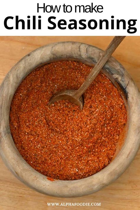 Elevate even the most basic chili with this 7-ingredient homemade chili seasoning recipe! It relies solely on basic pantry staples for complex flavor and will boost far more than chili! Chilli Seasoning Diy, Homemade Chili Lime Seasoning, Chili Seasoning Blend, Williams Chili Seasoning Recipe Copycat, Carroll Shelby Chili Seasoning Recipe, Chilli Seasoning Recipe, Williams Chili Seasoning Recipe, Best Chili Seasoning Recipe, Chilli Seasoning