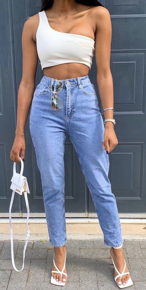 Outfits Con Tacos Y Jeans, Outfits Con Tacos, Bum Shorts, Fashion Capsule Wardrobe, Summer Ootd, Jeans Outfit Casual, Ootd Ideas, African Fashion Women Clothing, African Fashion Women