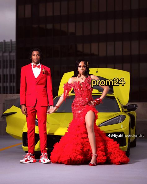 Prom Ideas Black Couples, Black Couple Prom, Exotic Prom Dresses, Different Prom Dresses, Prom 2k24, Prom Styles, Pretty Homecoming Dresses, Prom Goals, Prom Photoshoot