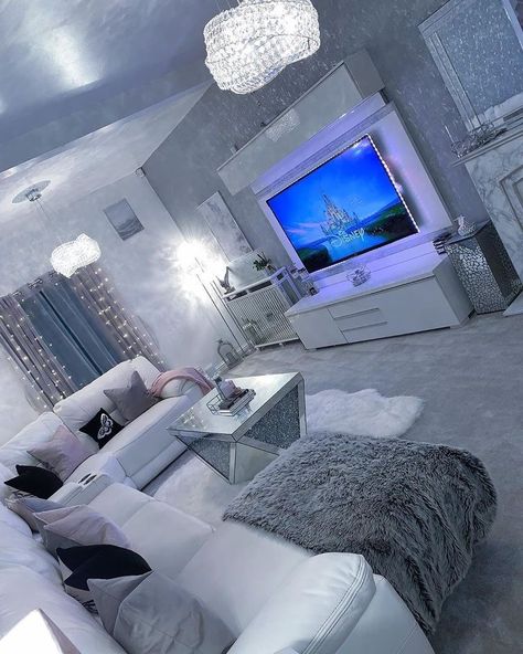 Baddie Living Room, Baddie Room, Baddie Apartment Ideas, Baddie Apartment, Girly Apartment Decor, White Room Decor, Luxury Room Bedroom, Kitchen Decor Apartment, Apartment Living Room Design