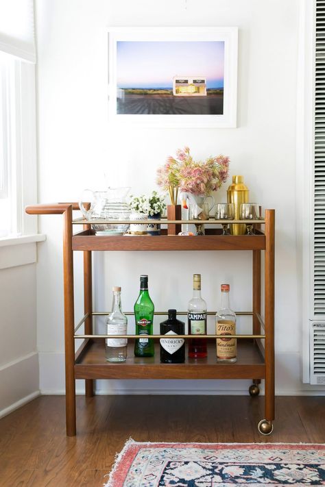 Gold Bar Cart Styling, Home Bar Cart, Wooden Bar Cart, Wood Bar Cart, Diy Bar Cart, Home Bar Areas, Gold Bar Cart, Gray Malin, Bar Cart Styling