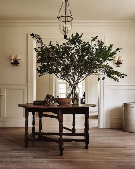 Manon & Moss | House & Garden on Instagram: “An antique gateleg table - perfect in an entry hall. Photographed at hotel @inness_ny by @a_gaut #Interior #Antique #AntiqueTable…” Plain English Kitchen, Colin King, Entry Hall, Urban Living, Entrance Hall, Entryway Decor, Luxury Hotel, Country House, Decor Inspiration