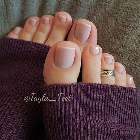 Nail Paint Colors, Feet Nail Design, Gel Toe Nails, Toe Nail Color, Pretty Toe Nails, Hello Nails, Cute Toe Nails, Minimal Nails, Blush Nails