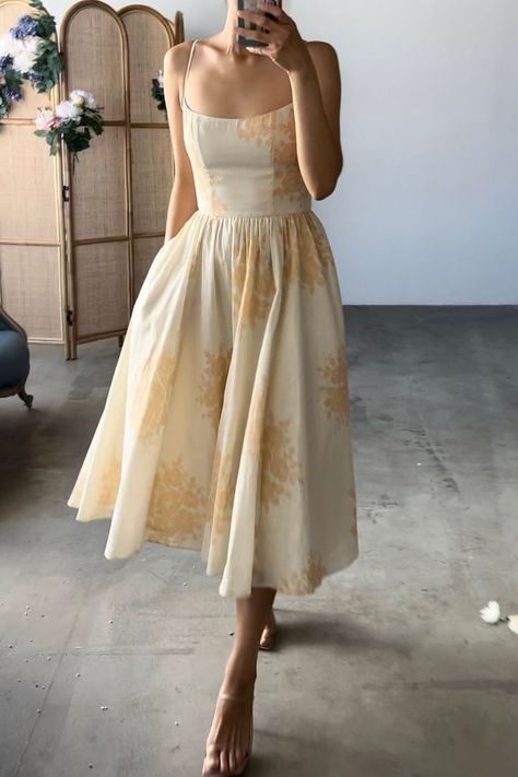 Midi Fit And Flare Dress, Wedding Guest Dress Fit And Flare, Elegant Daily Dress, Tea Time Dresses, Square Corset Dress, Sew Wedding Guest Dress, Cottage Core Dress Reformation, Beautiful Corset Dress, Wedding Guest Dress Vintage