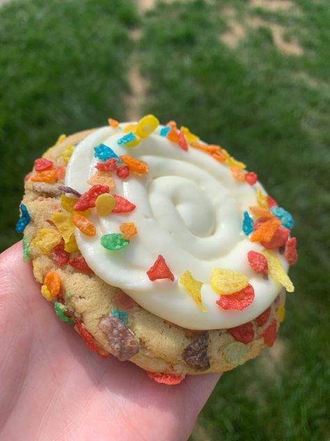 Fruity Pebble Cookie Fruity Pebbles Aesthetic, Cake Batter Cookies Recipe, Fruity Pebbles Cookies, Fruity Pebble Cookies, Fruity Pebble, Cake Batter Cookies, Smores Cookies, Cookie Business, Fruity Pebbles