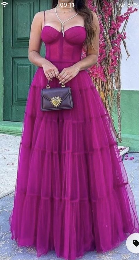 Magenta Prom Dress Long, Magenta Prom Dress, Vestidos Color Pastel, Hot Pink Prom, Hot Pink Prom Dress, Berry Dress, Frocks And Gowns, Celebrity Costumes, Tulle Party Dress