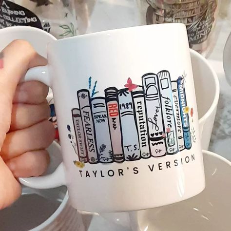 Select Taylor Swift mugs on sale now for $100! These designs are being discontinued and will NOT be restocked ! #taylorswift #swiftie #taylorswifterastour #taylorsversion Taylor Swift Glass Painting, Taylor Swift Themed Pottery Painting, Pottery Painting Ideas Taylor Swift, Taylor Swift Ceramic Ideas, Taylor Swift Pottery Painting, Taylor Swift Mug Painting, Taylor Swift Cup, Taylor Swift Pottery, Taylor Swift Mug Ideas