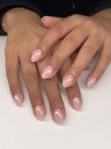 Classic Short Almond Nails, Simple Gel Overlay Nails, Short Badem Nails, Cute Short Nails Oval, Bridesmaid Nail Inspiration, Short Oval Gel X Nails, Petite Almond Nails, Nails French Almond Shape, Short Natural Ombre Nails