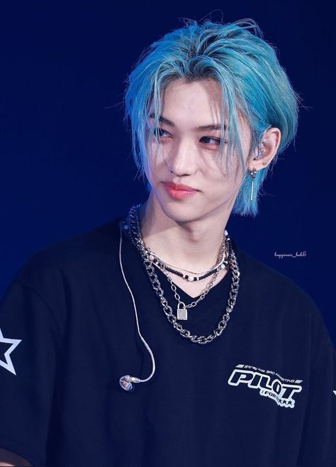 lee felix Prince Felix, Felix Skz, Chris Chan, Skz In Cute, Kids Icon, Homeless Children, Felix Stray Kids, Crazy Kids, Kpop Guys