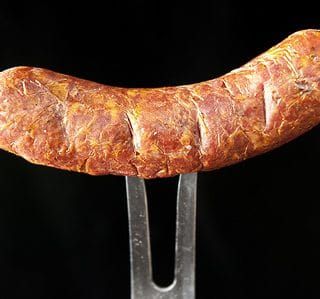 Linguica Recipes, Meat Preservation, Making Sausage, Sausage Making Recipes, Portuguese Sausage, Home Made Sausage, Homemade Sausage Recipes, Sausage Making, Sausage Recipe