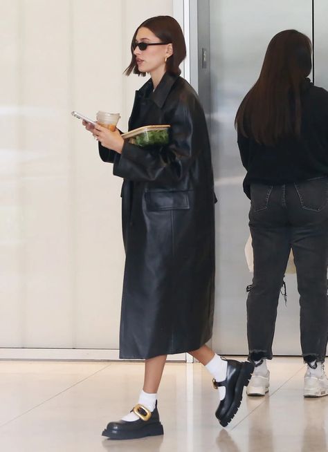 Millennial Outfit, Hailey Bieber Street Style, Hailey Bieber Outfits, Hailey Rhode, Hailey Bieber Style, Hailey Baldwin Style, Street Style Aesthetic, Millennials Fashion, Winter Fashion Outfits Casual