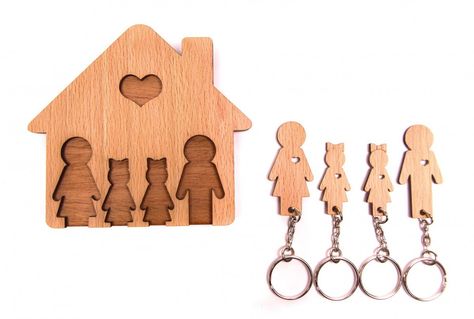 Kids Woodworking Projects, Personalized Key Holder, Wooden Key Holder, Woodworking Projects For Kids, Wooden Keychain, Tassen Design, Laser Cnc, Key Rack, Wall Key Holder