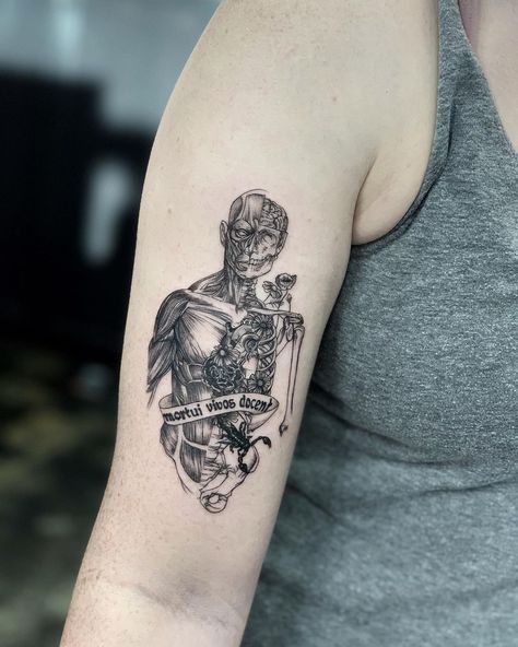 𝕚𝕟𝕜𝕨𝕠𝕣𝕜 𝕒𝕟𝕕 𝕥𝕒𝕥𝕥𝕠𝕠’s Instagram profile post: “Anatomy piece for a very cool lady! I loved hearing the story behind the elements in this. My client Briauna teaches anatomy/physiology and…” Human Body Tattoo Anatomy, Mortui Vivos Docent Tattoo, Med Student Tattoo, Tourniquet Tattoo, Academic Tattoo, Human Anatomy Tattoo, Surgeon Tattoo, Healthcare Tattoos For Women, Anatomy Tattoo Ideas