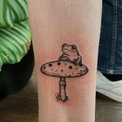 50+Frog Tattoos with Meanings 1 Frog Mushroom Tattoo, Wings Tattoo Meaning, Kitten Tattoo, Ufo Tattoo, Mushroom Tattoo, Frog Mushroom, Frog Tattoo, Flower Tattoo Meanings, Framed Tattoo