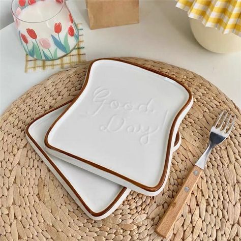 Piring Aesthetic, Nordic Bread, Wedding Candles Table, Table Candle Holders, Bread Shaping, Modern Dinnerware, Hand Painted Cat, Plate Ceramic, Breakfast Tray